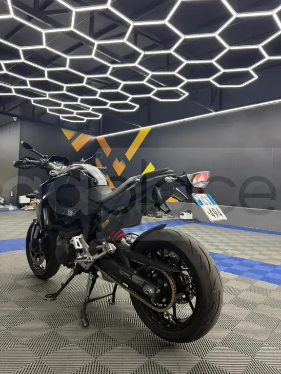 BMW F900R Triple Black