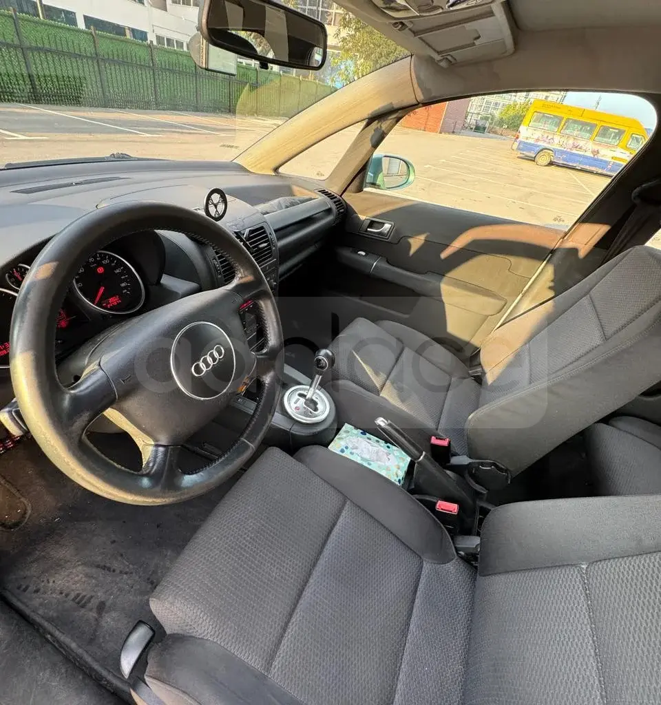 Audi A2 I-8Z 2002