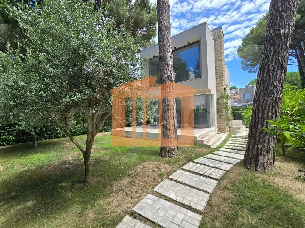 Shtëpi 175 m²