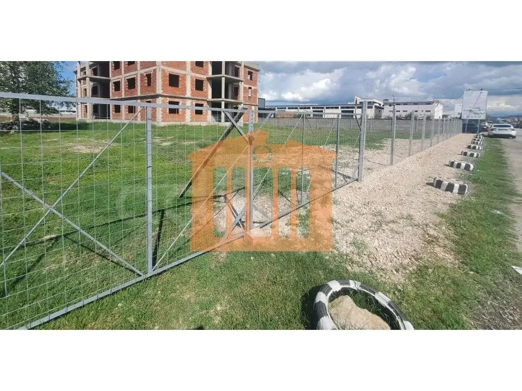 Pasuri të palujtshme komerciale 3232 m²