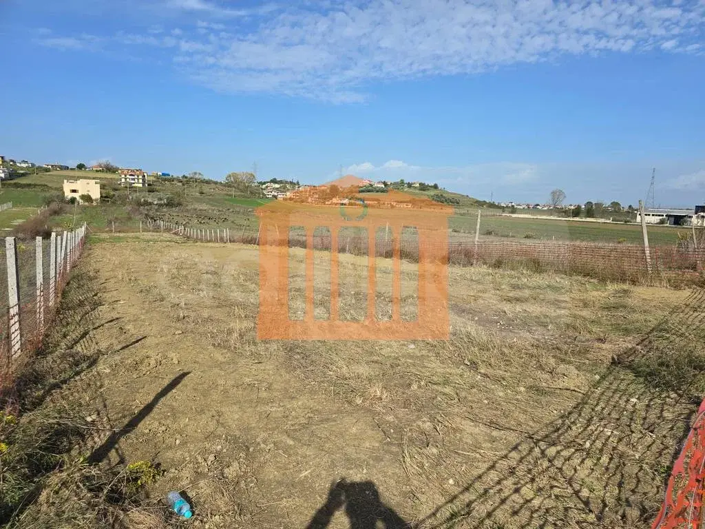 Parcela toke 1000 m²