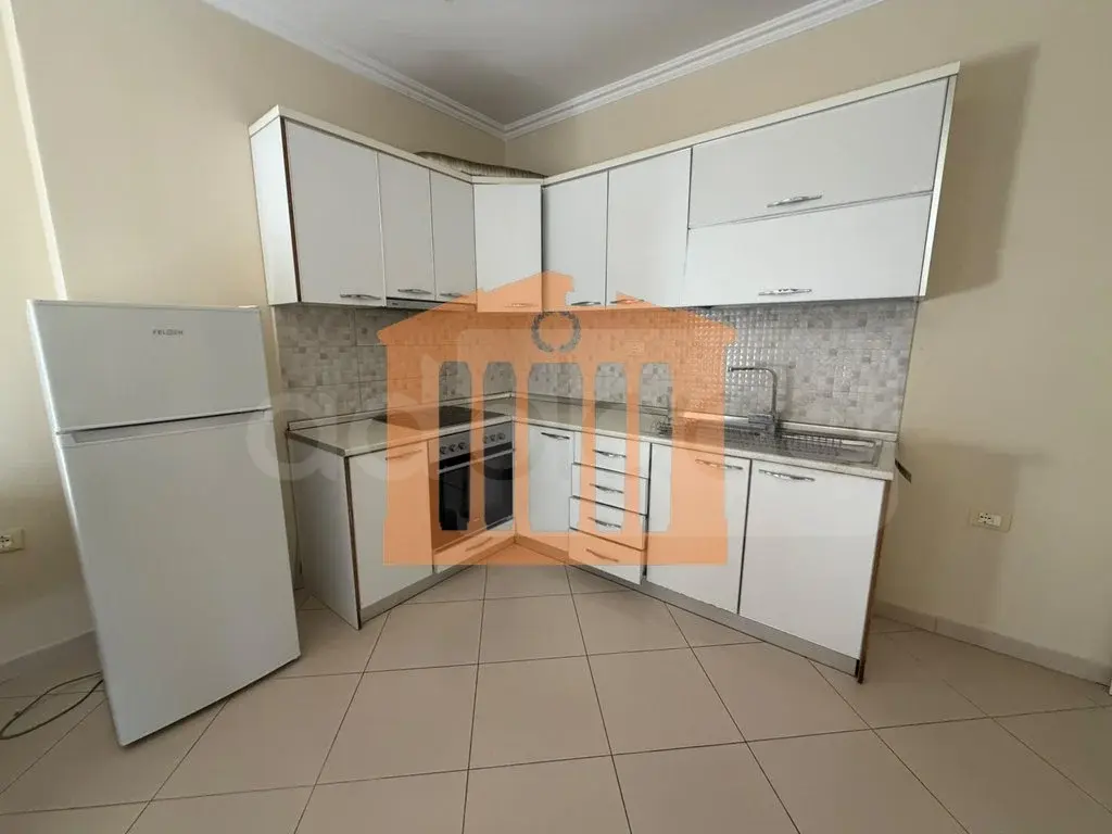 Apartament 2 dhoma 4 kati