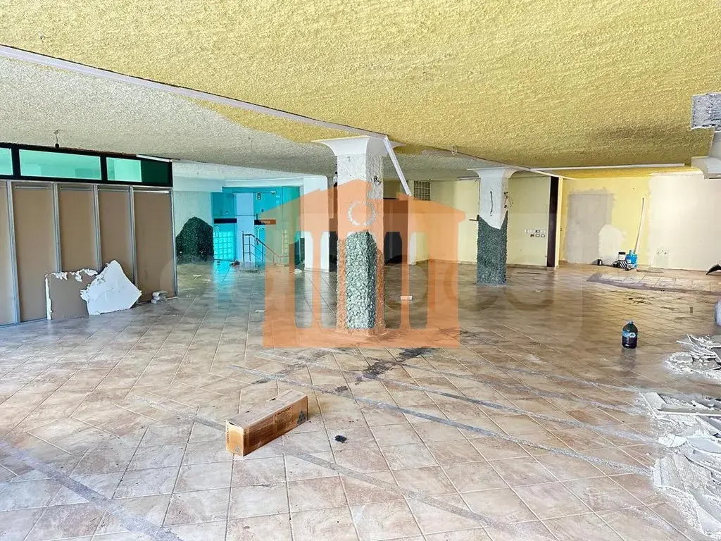 Pasuri të palujtshme komerciale 250 m² 2 kati