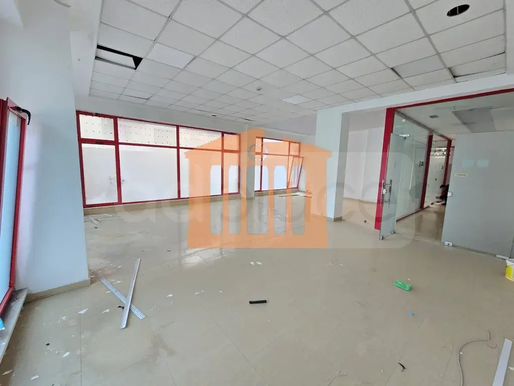 Pasuri të palujtshme komerciale 98 m² 2 kati
