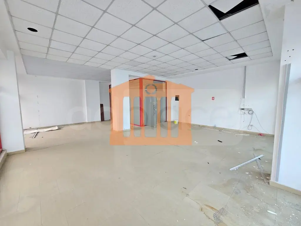 Pasuri të palujtshme komerciale 98 m² 2 kati