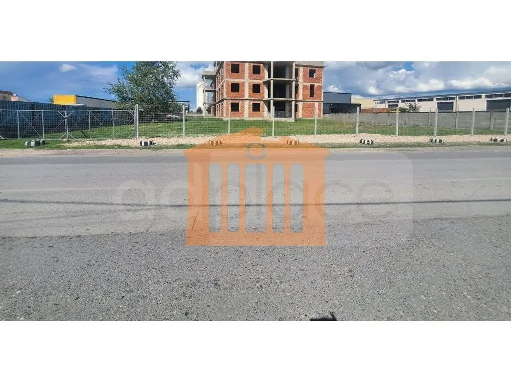 Pasuri të palujtshme komerciale 3232 m²