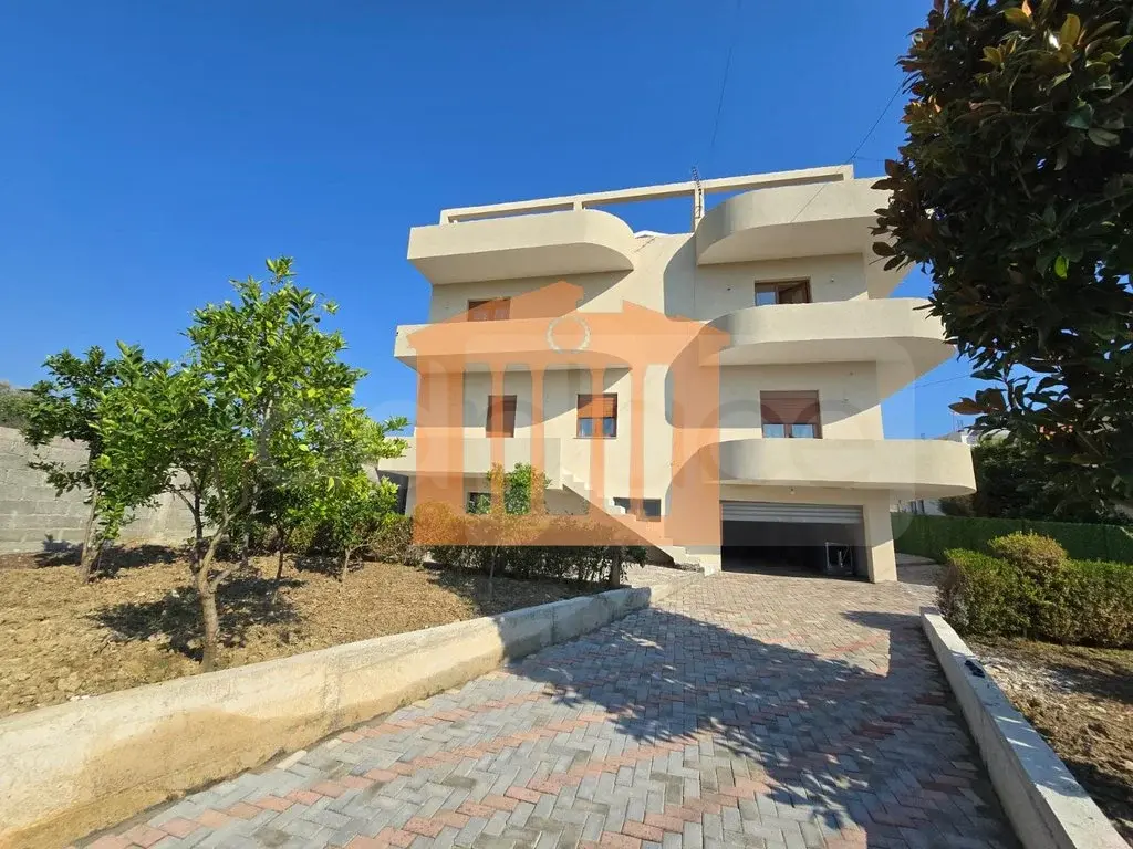 Shtëpi 580 m²