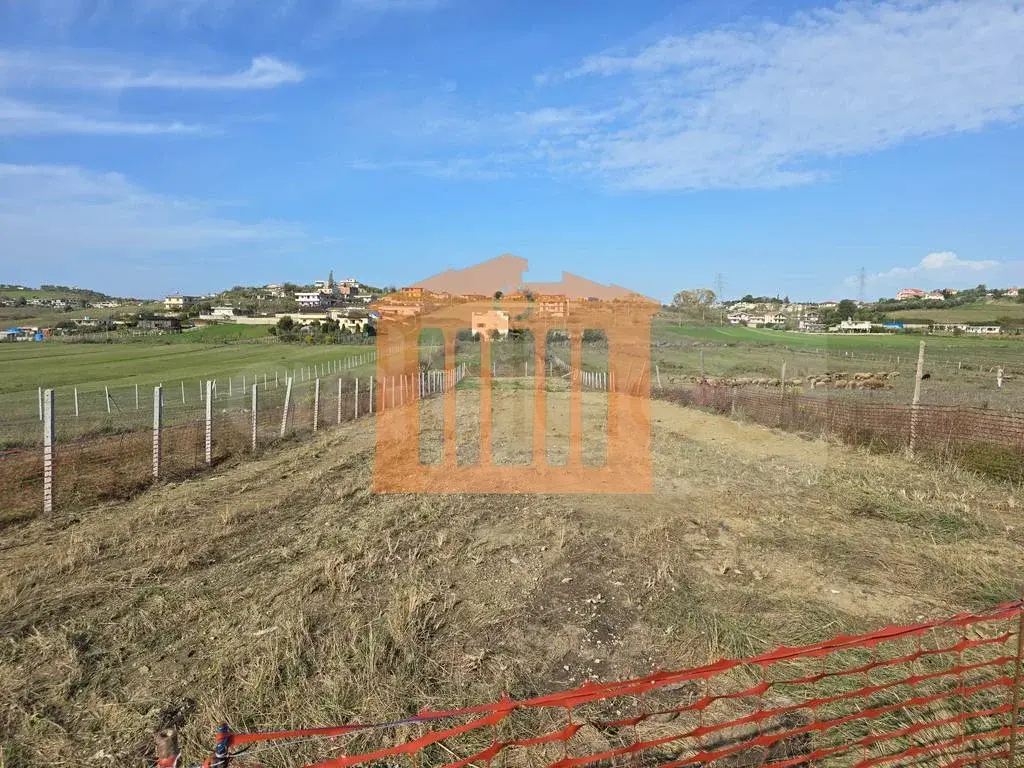 Parcela toke 1000 m²