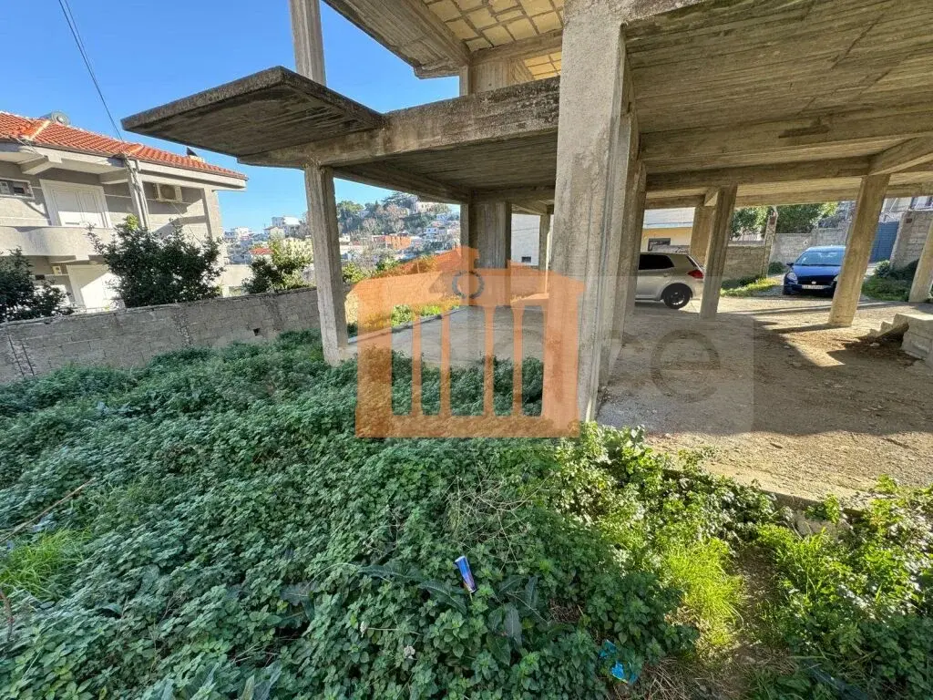 Shtëpi 318 m²