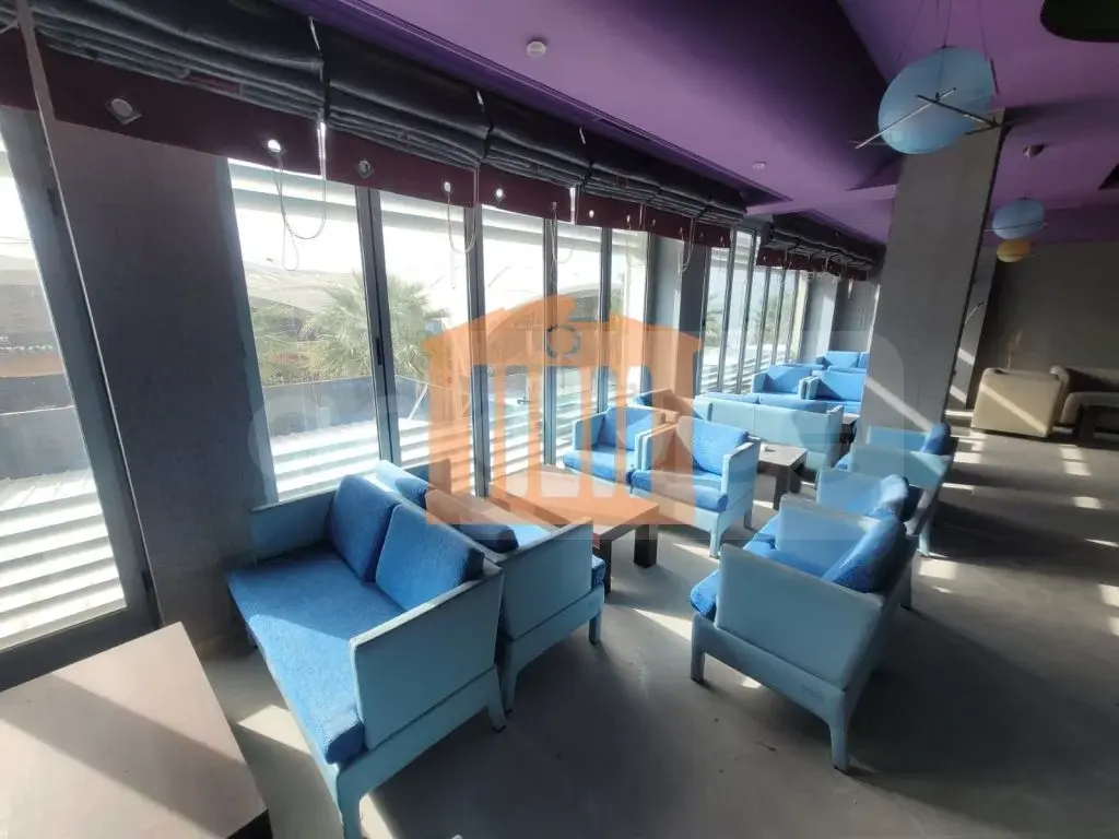 Pasuri të palujtshme komerciale 180 m²