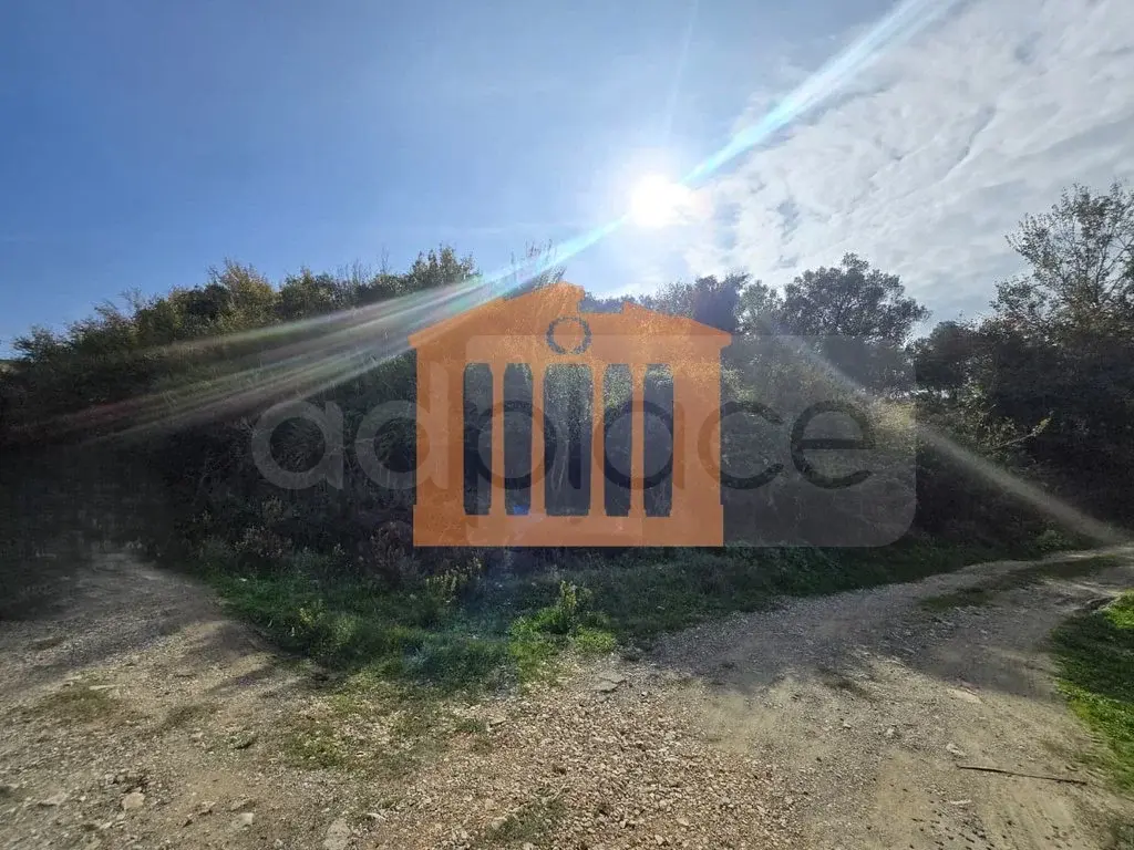 Parcela toke 300 m²