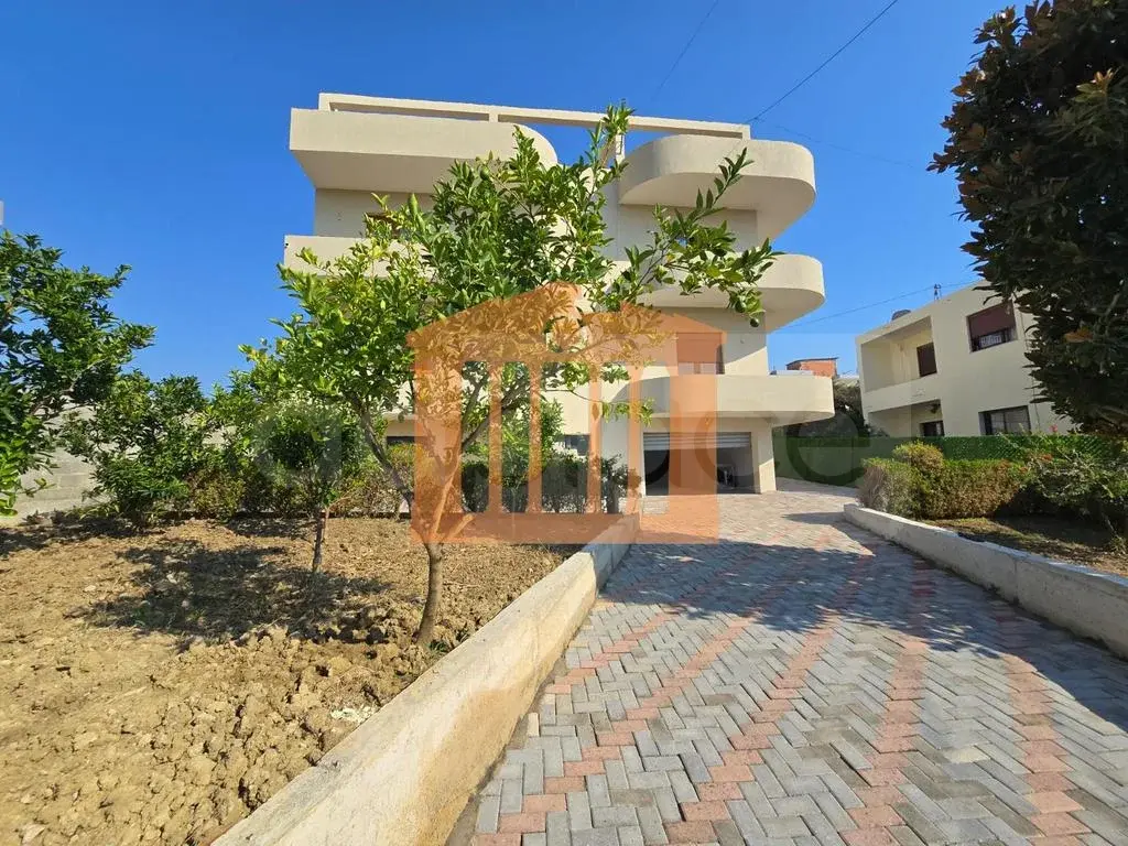 Shtëpi 580 m²