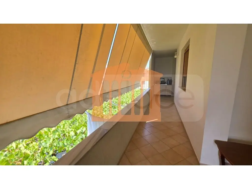 Apartament 4 dhoma 130 m² 1 kati