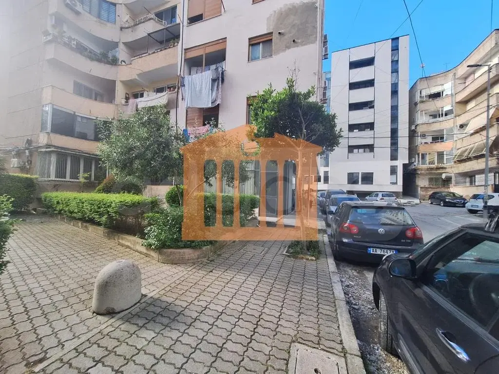 Pasuri të palujtshme komerciale 8 m²
