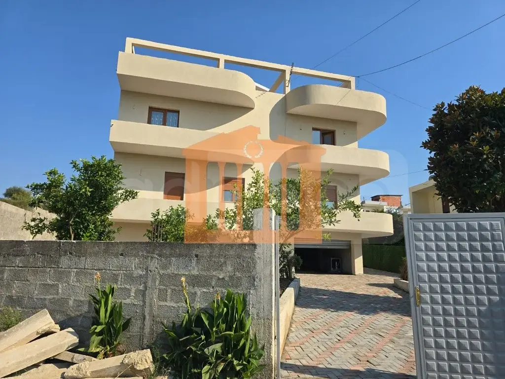 Shtëpi 580 m²