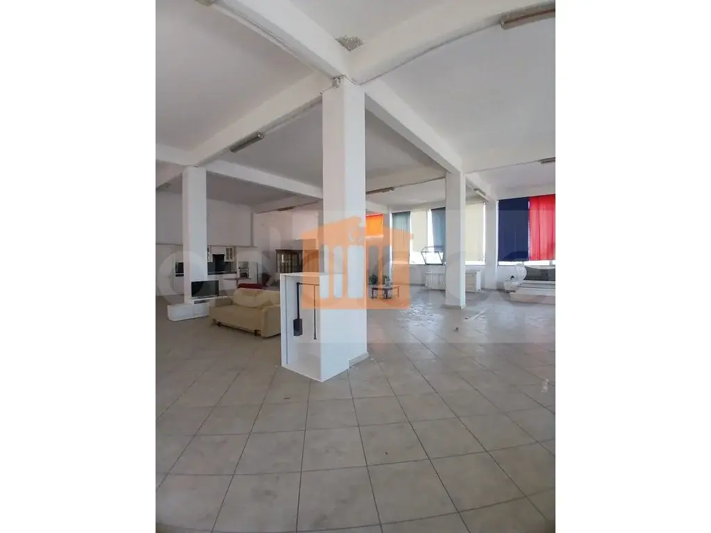 Pasuri të patundshme komerciale 305 m² 2 kati