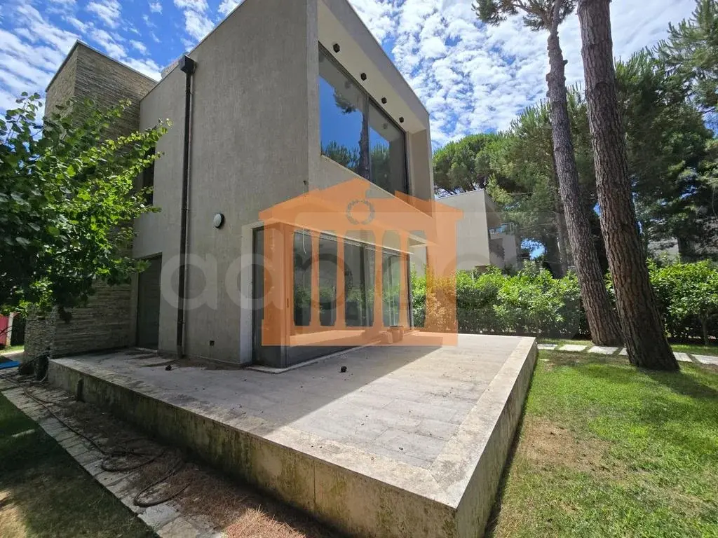 Shtëpi 175 m²