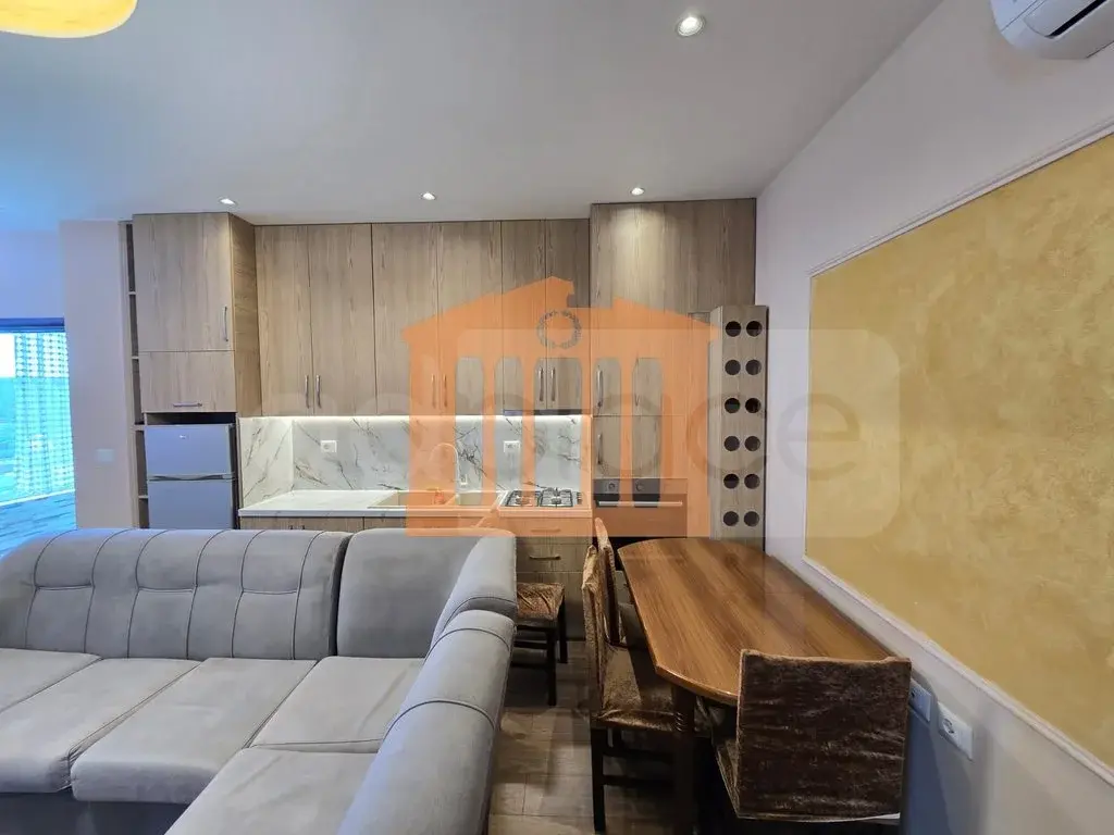 Apartament 4 dhoma 95 m² 2 kati