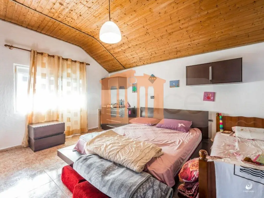 Shtëpi 450 m²