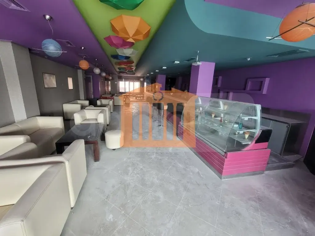 Pasuri të palujtshme komerciale 180 m²