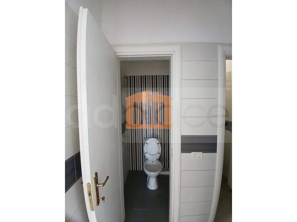 Pasuri të patundshme komerciale 100 m²
