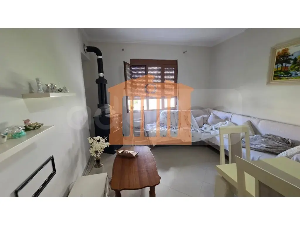 Apartament 4 dhoma 130 m² 1 kati