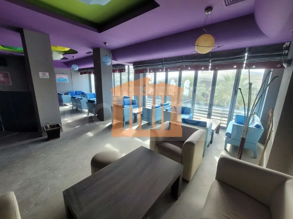 Pasuri të palujtshme komerciale 180 m²
