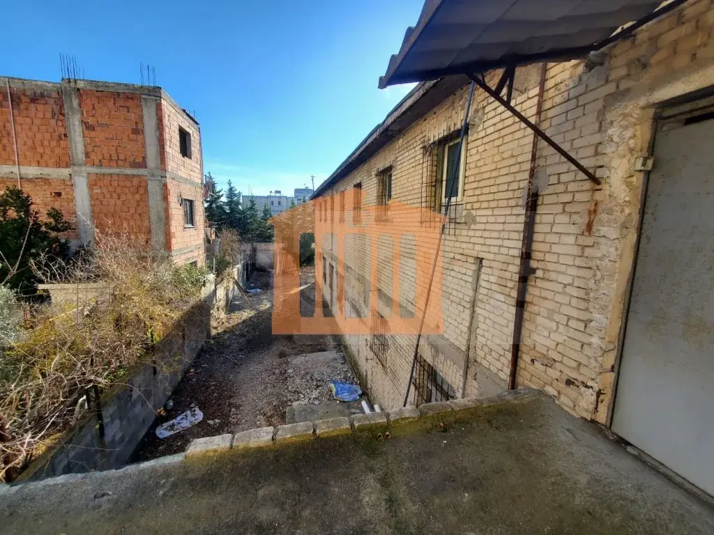 Pasuri të patundshme komerciale 825 m² 2 kati