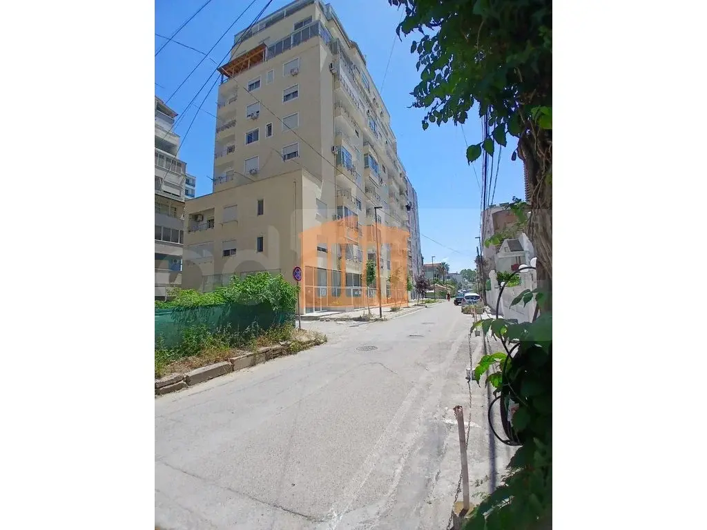 Pasuri të patundshme komerciale 500 m² -1 kati