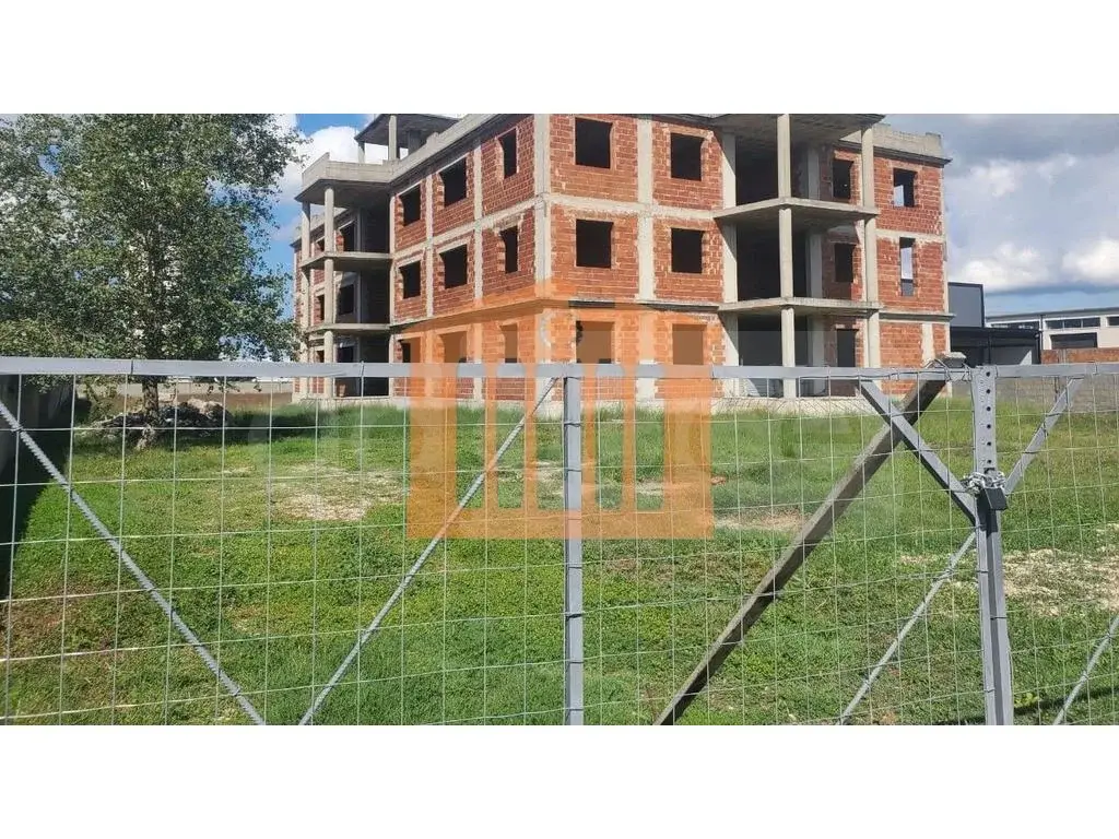 Pasuri të palujtshme komerciale 3232 m²