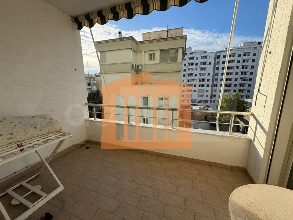 Apartament 2 dhoma 4 kati
