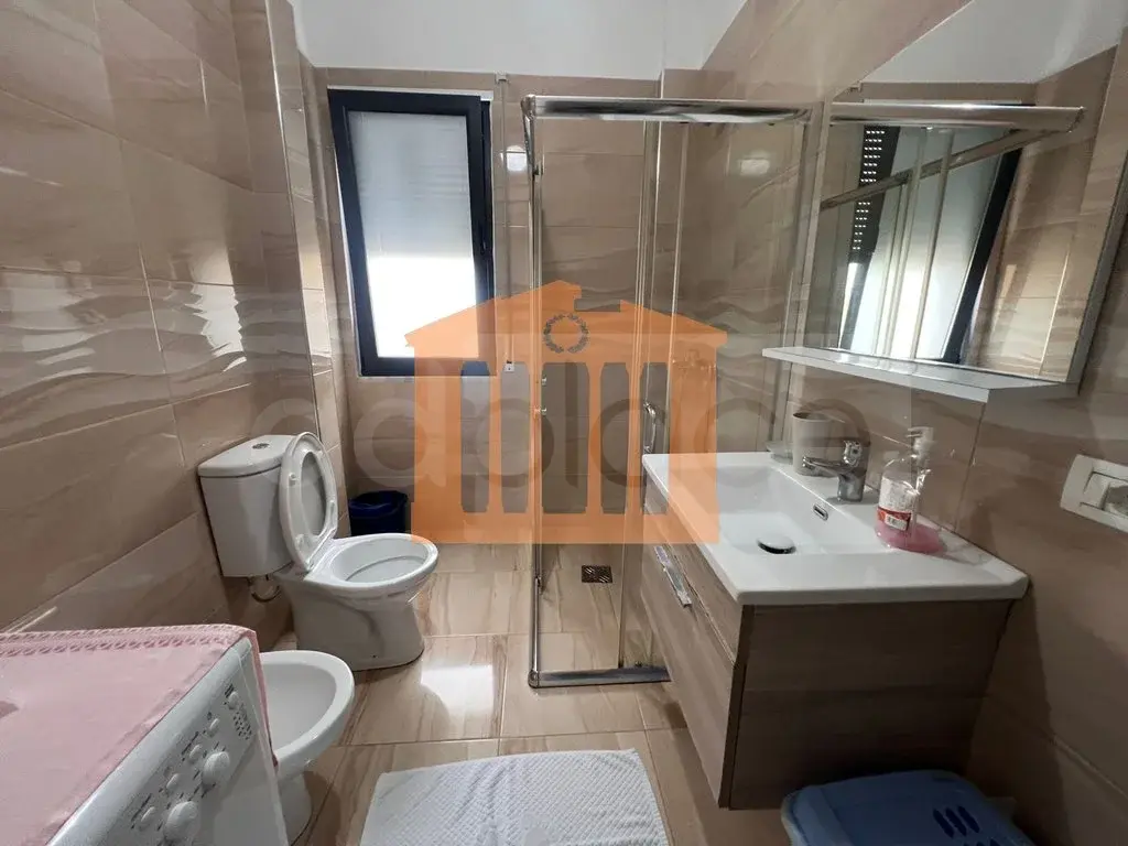 Apartament 2 dhoma 3 kati