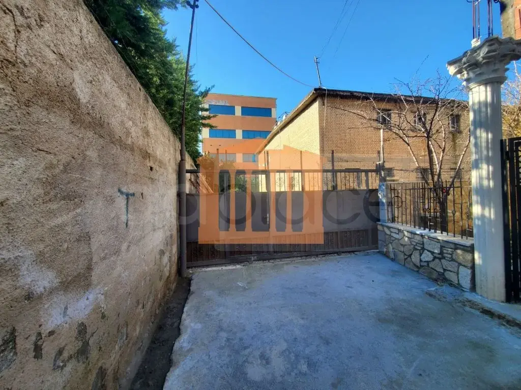 Pasuri të patundshme komerciale 825 m² 2 kati