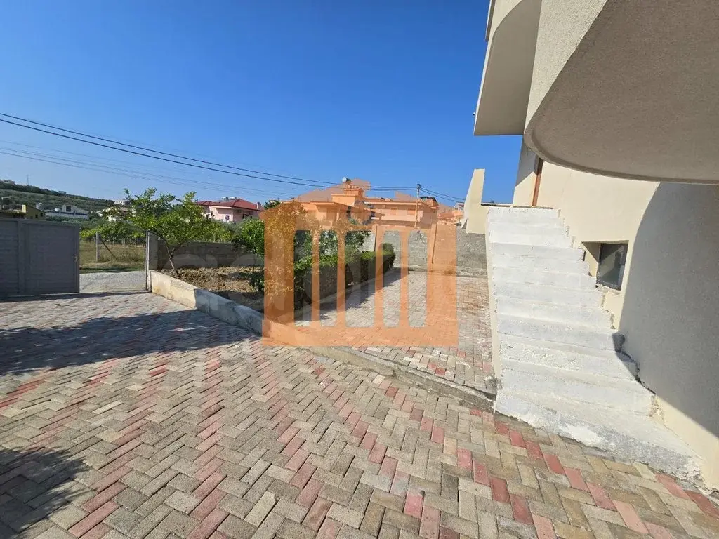 Shtëpi 580 m²