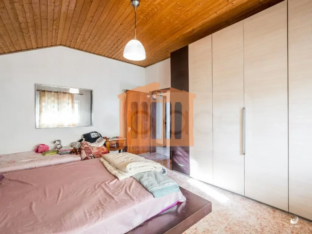 Shtëpi 450 m²