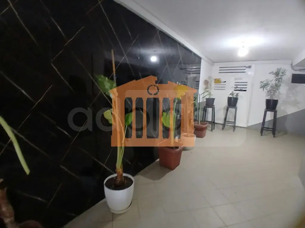 Pasuri të palujtshme komerciale 608 m² 1 kati