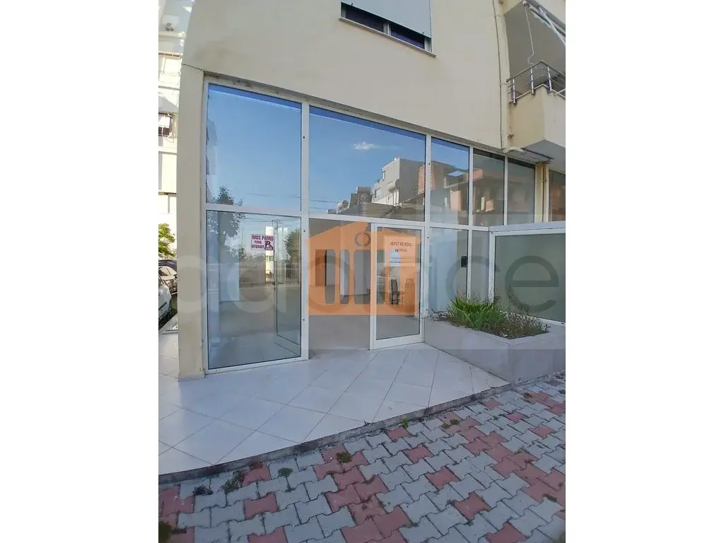Pasuri të patundshme komerciale 100 m²