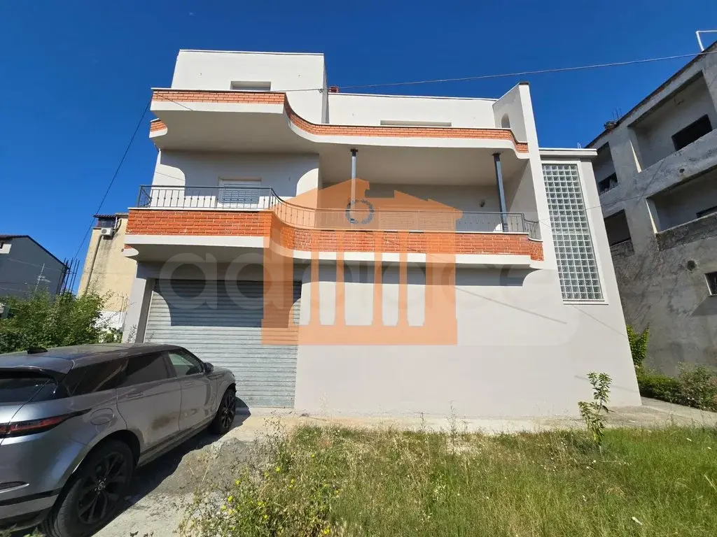 Shtëpi 471 m²