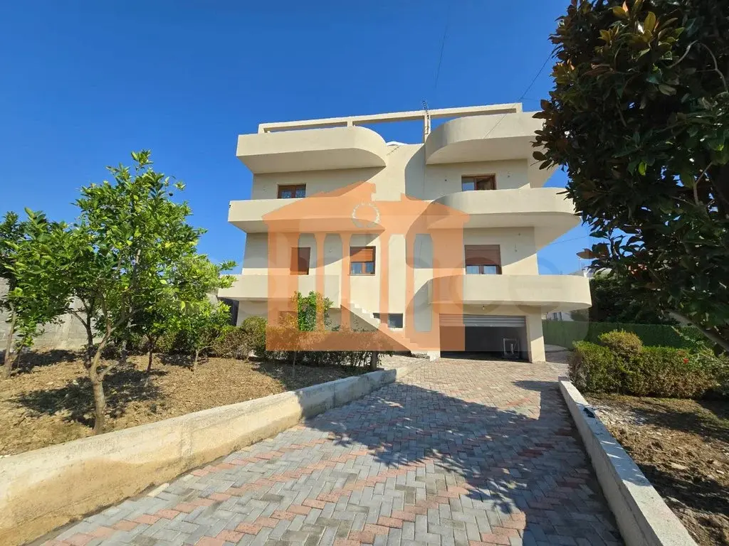 Shtëpi 580 m²