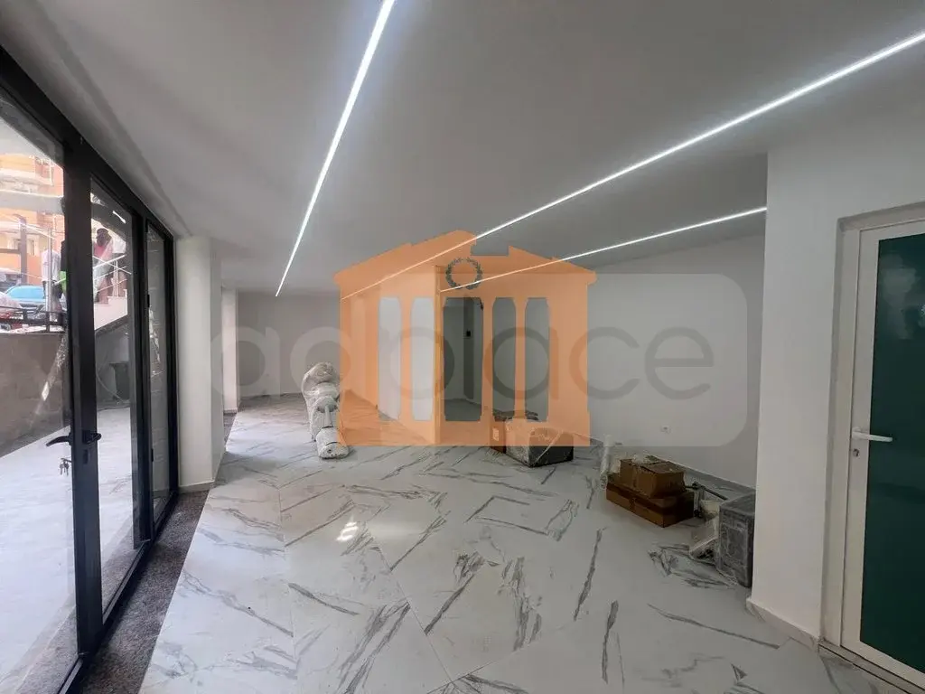 Pasuri të palujtshme komerciale 54 m²