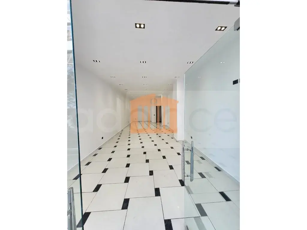 Pasuri të palujtshme komerciale 64 m²