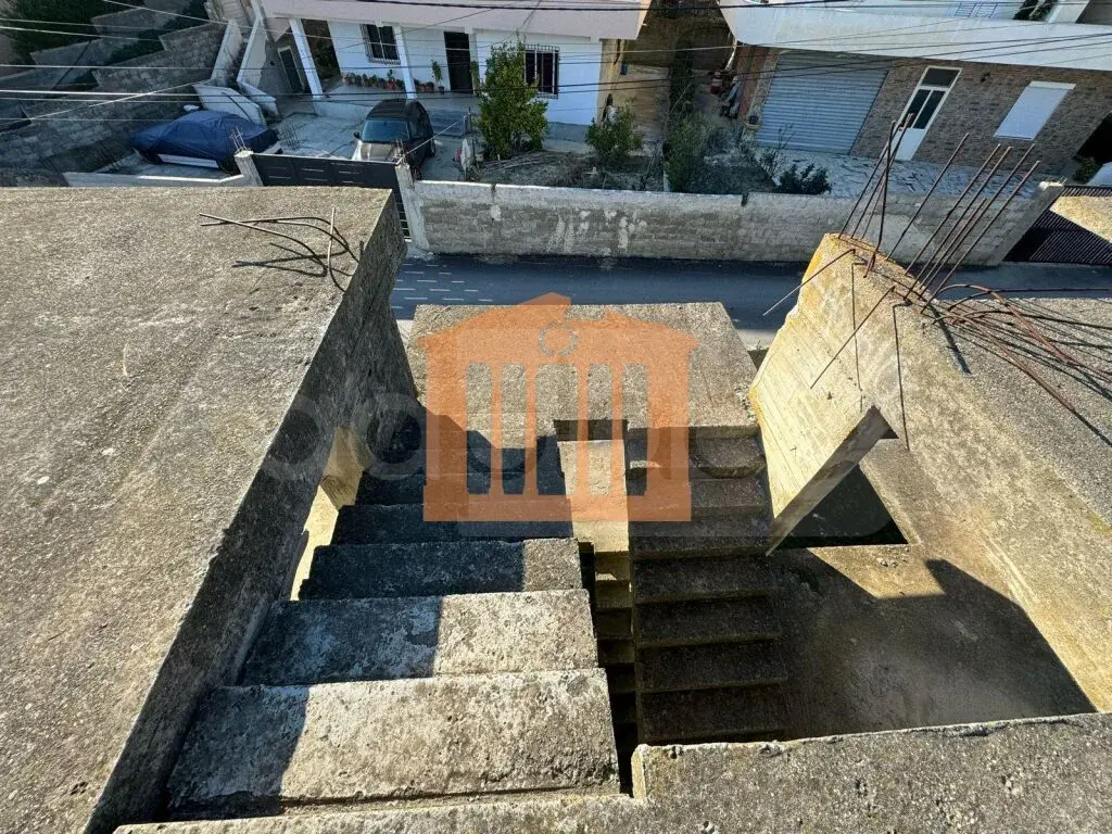 Shtëpi 318 m²