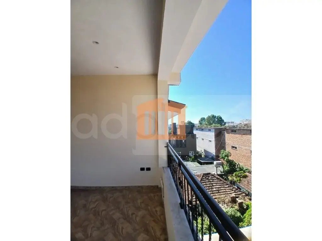 Shtëpi 456 m²