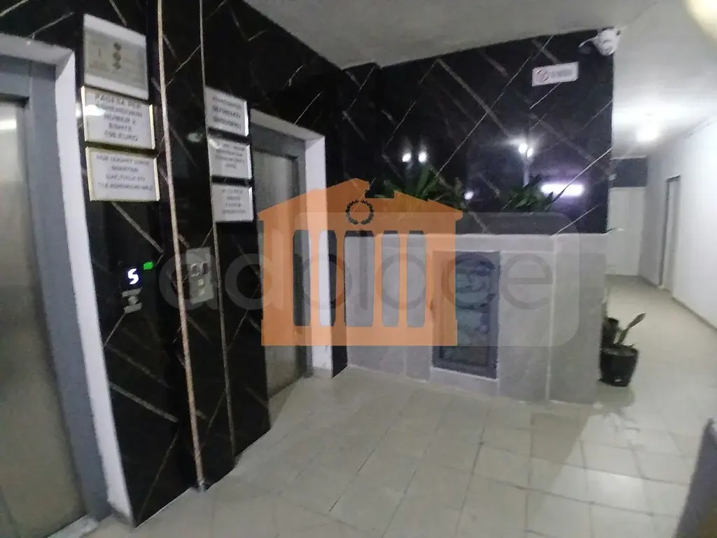Pasuri të palujtshme komerciale 608 m² 1 kati