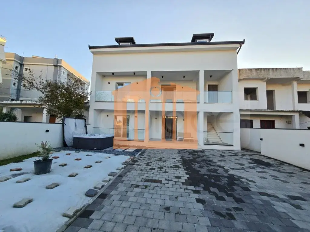 Shtëpi 392 m²