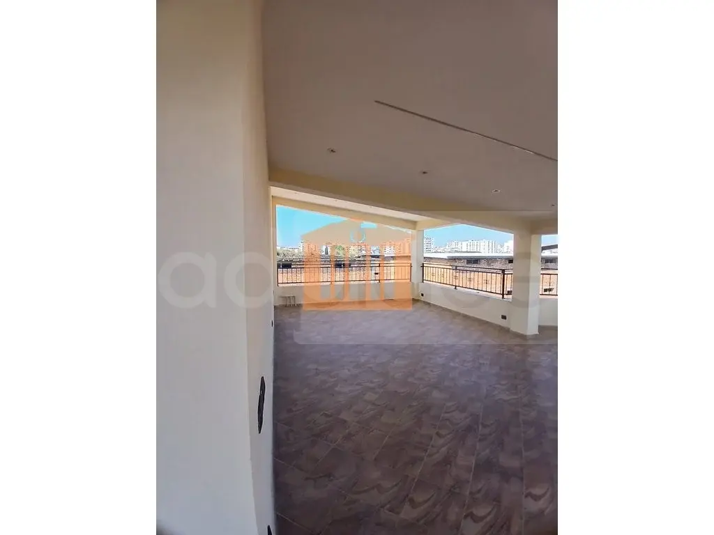 Shtëpi 456 m²