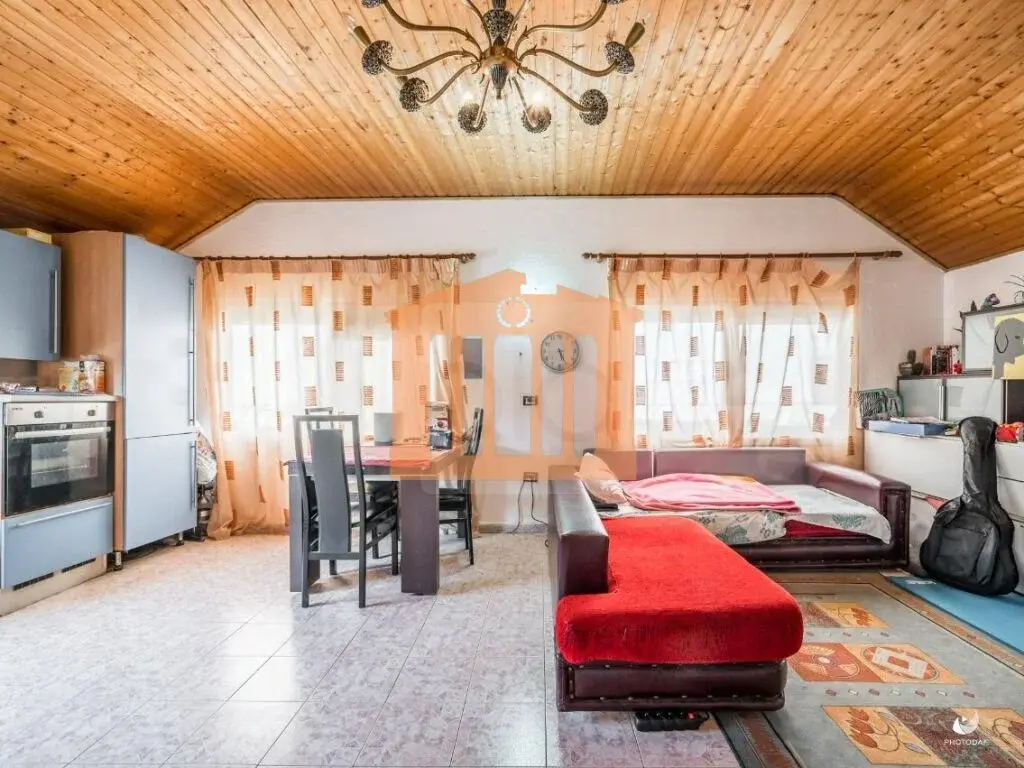 Shtëpi 450 m²