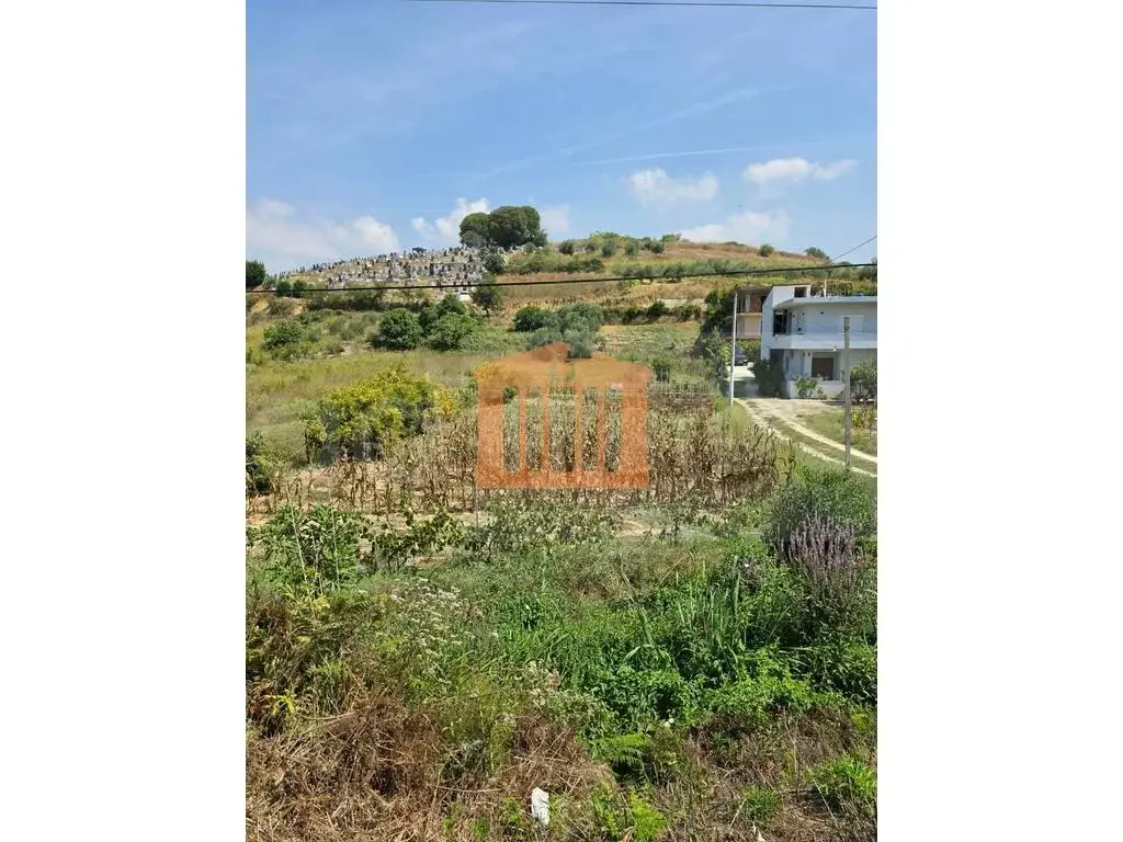 Parcela toke 748 m²