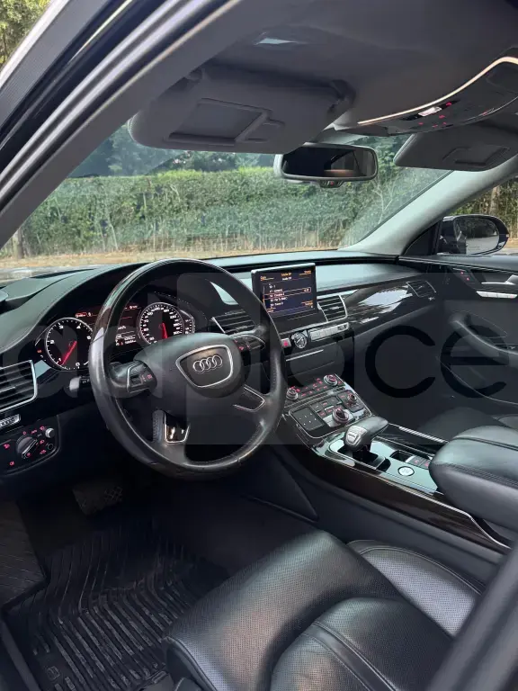 Audi A8 D4 Facelift  2014, 156 000 km