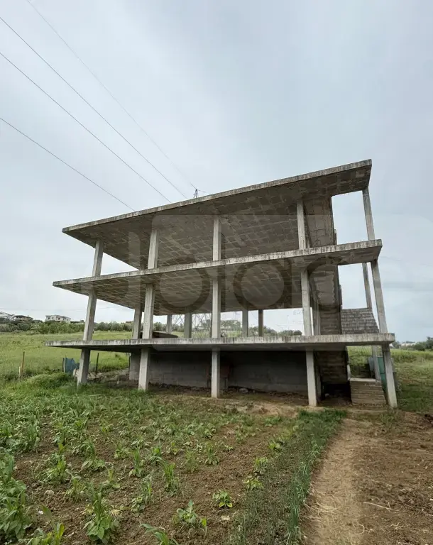 Shtëpi  370m²